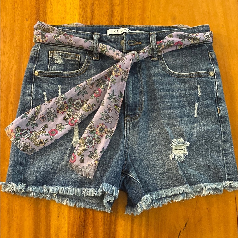 BNWOT Celebrity Pink Blue& Purple Belt Jean Shorts Distressed Frayed Hem Size 5